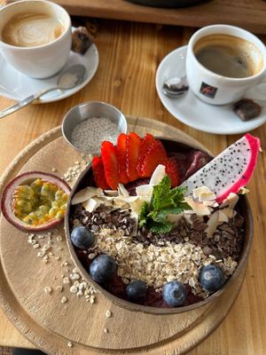 very berry bowl (vegan) at Café Buur in Dusseldorf