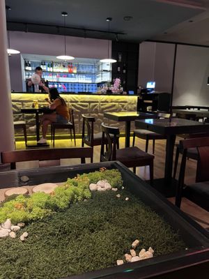 Ambiente. Dienstagabend nach 21.00 Uhr   at Emira in Berlin