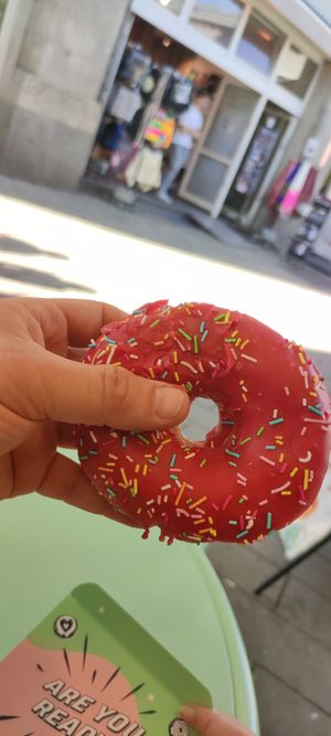 Strawberry springfield (vegan) at Doughnut Time in Berlin