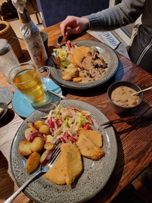 Sellerieschnitzel mit Jägersauce at Helgoländer Fährhaus in Heligoland