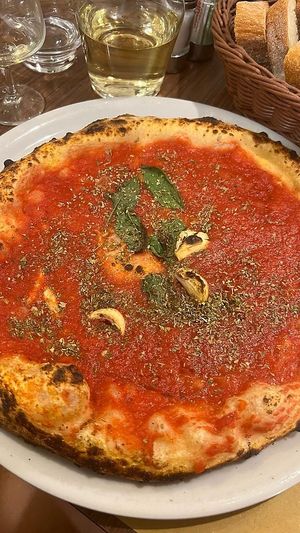 Pizza marinara  at Portobello  in Milan