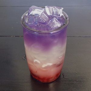 Strawberry Kiwi Layered Lemonade at C.A.T. Cafe Bakery in Huntsville