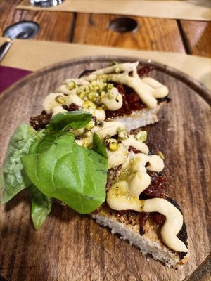 Bruschetta "Dexter" (crema ceci, pomodori secchi e pistacchio) #Veganuary at L'Angolo PizzOsteria in Vimodrone
