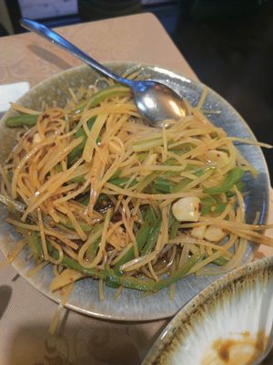 Fried potato at Oriental City - 东方城中餐馆 in Tirana