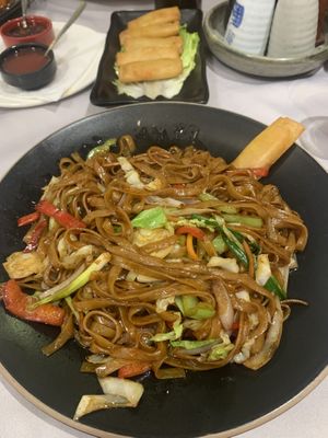 Veg chow meinn  at Oriental City - 东方城中餐馆 in Tirana
