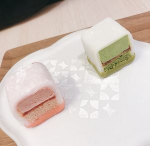 Smooth white (strawberry and Matcha)   at Blivin Bakery 植物系生吐司專門店 in Taipei