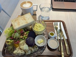 Breakfastt  at Blivin Bakery 植物系生吐司專門店 in Taipei