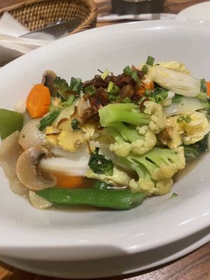 Capcay vegetarian   at DPS - Made's Warung in Denpasar