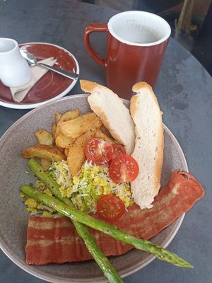 Tofu scramble with potatos at Nihe in Tallinn