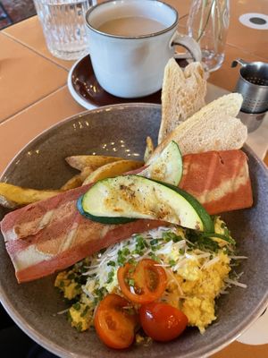Scrambled tofu, ”bacon", potato wedges  at Nihe in Tallinn