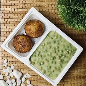 Green pea stew with vegetable meatballs at Vegasef  in Budapest