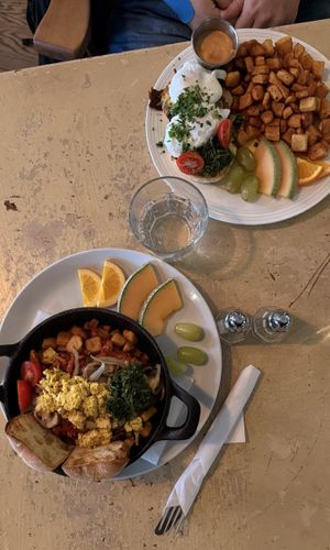 Casserole concerto (version vegan) et béné champi (non vegan)  at Café 440 in Sherbrooke
