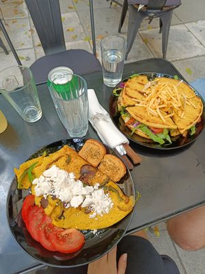  at Early Bites in Athens