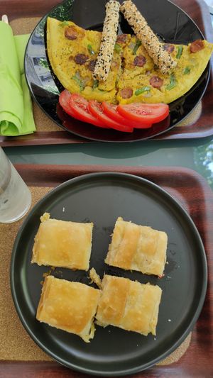  at Early Bites in Athens