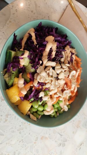 Lunch bowl at Superfood Deli 1010 in Vienna