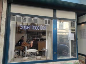 Outside at Superfood Deli 1010 in Vienna