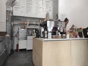Inside at Superfood Deli 1010 in Vienna