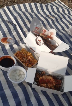 These are what I ordered. Regular fried chicken with 3 different salts (regular, kimchi flavor, wasabi flavor), Creamy corn fries, Mac&Cheese  at Vampire's Chicken in Seoul