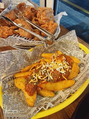 Chilli potato fries at Vampire's Chicken in Seoul