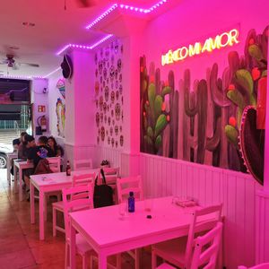 Decoración del interior at Doña Chepina in San Sebastian