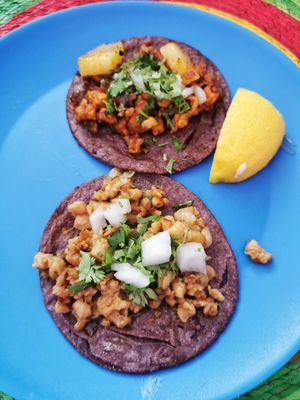 Taco al pastor y taco suadero at Doña Chepina in San Sebastian