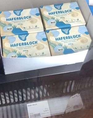 vegane Butter; es gibt auch Aslan / vegan butter  at Vinaturis Northeim GmbH in Northeim