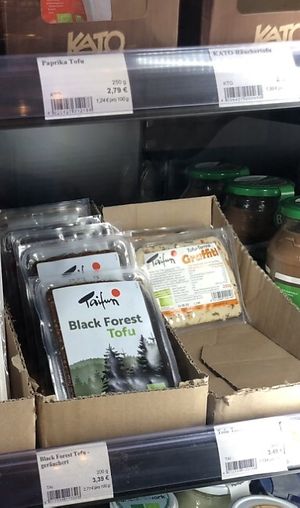 Tofu (vegane Sorten) / tofu (vegan sorts)  at Vinaturis Northeim GmbH in Northeim