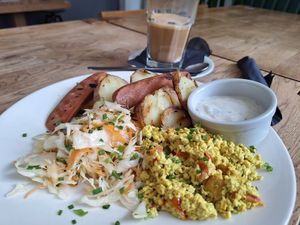 Vegan breakfast at MiiT in Riga