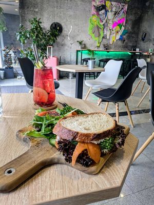 Apple & beetroot lemonade and a sandwich 🥪 🍎 at VíK - Vegan Venue in Bratislava