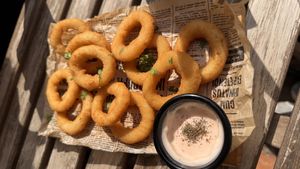 onion rings  at Kefyro ūsai in Palanga