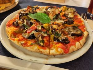 Pizza with fresh mushrooms - without cheese at LUA in Santa Susanna