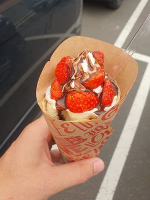  at Dot's Crepe in Otaru