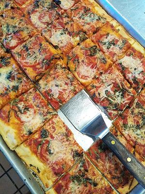 vegan pizza at Ocean Beach People's Organic Foods Deli in San Diego