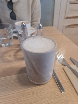 Chai latte with Oat milk at Mignon Café in Saint-malo
