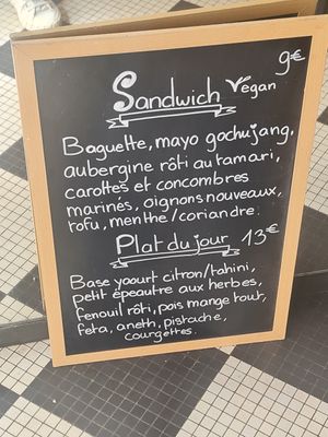 Sandwich and dish of the day at Mignon Café in Saint-malo