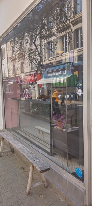 Exterior at Mignon Café in Saint-malo