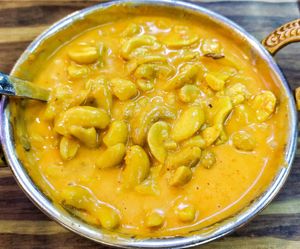 cashew nuts curry very good at Ceylonese Restaurant Sdn Bhd in Kuching