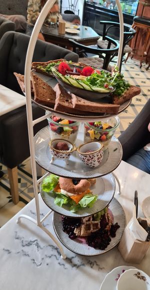 Sissi & Franz Frühstück at Simply Raw Bakery and Bistro in Vienna