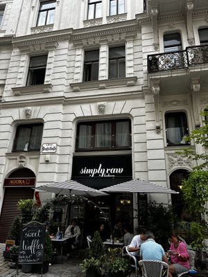 The front of the restaurant  at Simply Raw Bakery and Bistro in Vienna