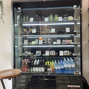 Take out Fridge  at Simply Raw Bakery and Bistro in Vienna