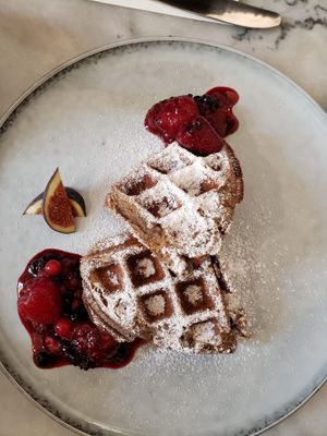 Waffeln at Simply Raw Bakery and Bistro in Vienna