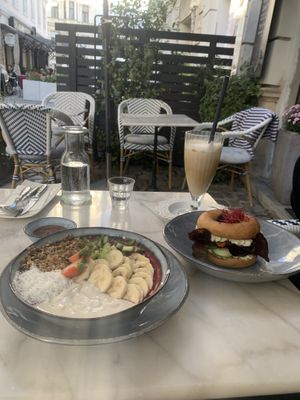   at Simply Raw Bakery and Bistro in Vienna