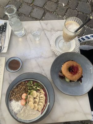   at Simply Raw Bakery and Bistro in Vienna