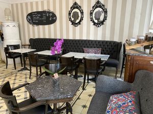   at Simply Raw Bakery and Bistro in Vienna