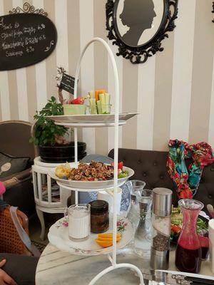 Amazing breakfast  at Simply Raw Bakery and Bistro in Vienna