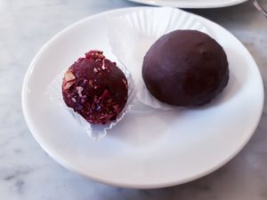 Balls at Simply Raw Bakery and Bistro in Vienna