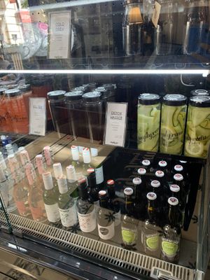 Raw fresh drinks at Simply Raw Bakery and Bistro in Vienna
