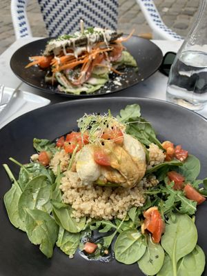Avo with cashew sauce 😩😩😩 at Simply Raw Bakery and Bistro in Vienna