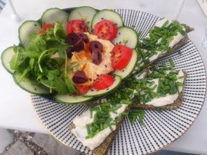 First plate at Simply Raw Bakery and Bistro in Vienna