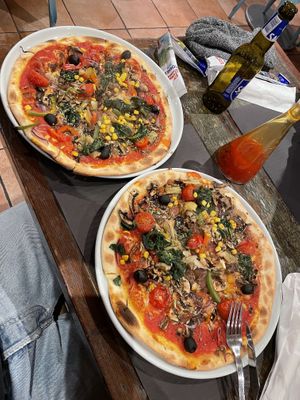 2 for 1 on fridays (pizza vegetariana no cheese 14.95€) they have vegan cheese but i took without  at D'Italia Pizzeria in Sagres